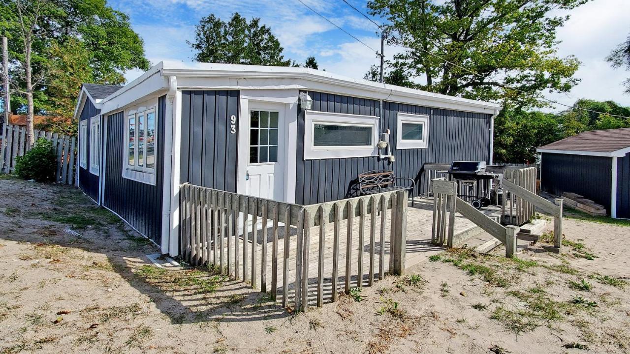 Main Beach River Retreat - Wasaga Beach 1 - Main Strip - 93 Mosley St Екстер'єр фото