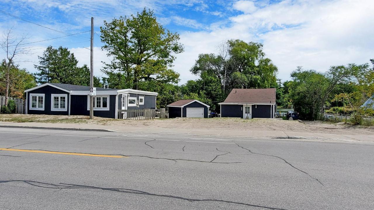 Main Beach River Retreat - Wasaga Beach 1 - Main Strip - 93 Mosley St Екстер'єр фото