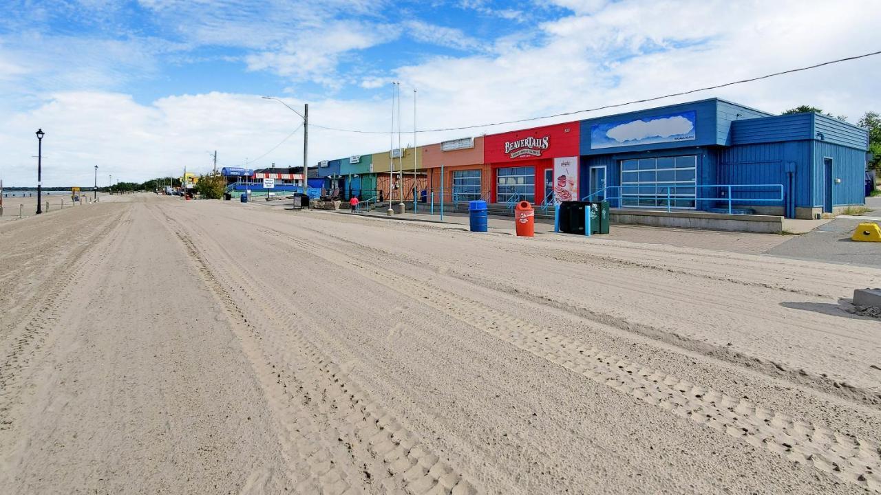Main Beach River Retreat - Wasaga Beach 1 - Main Strip - 93 Mosley St Екстер'єр фото